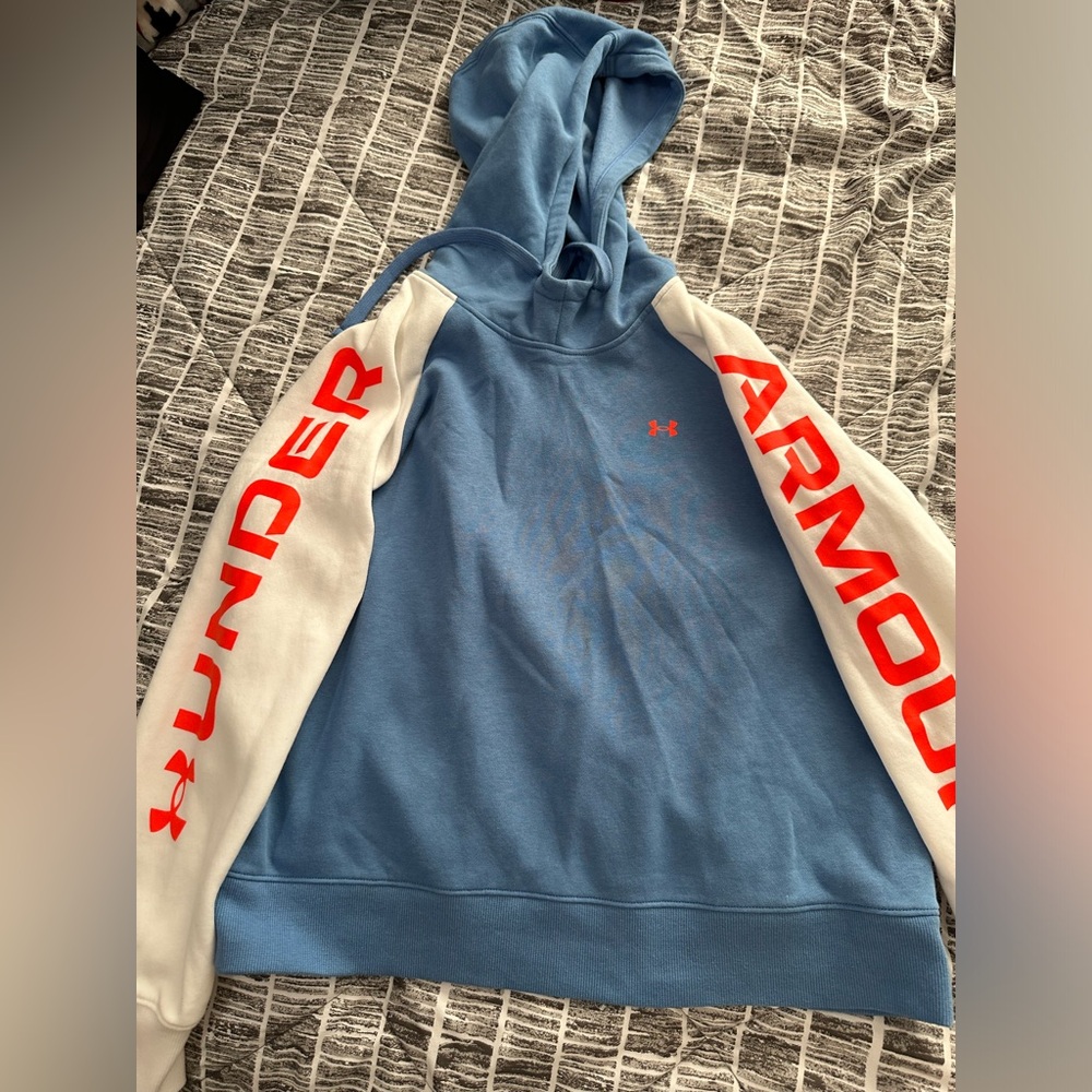 NWT under armour woman’s hoodie large